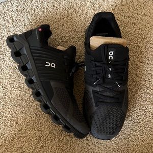 On- running Men’s Black Cloudswift Athletic Shoes